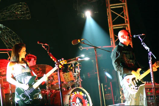 Heboh The Smashing Pumpkins Guncang Jakarta 2025: Rock Invasion Tour Akhirnya Tiba! 🎸