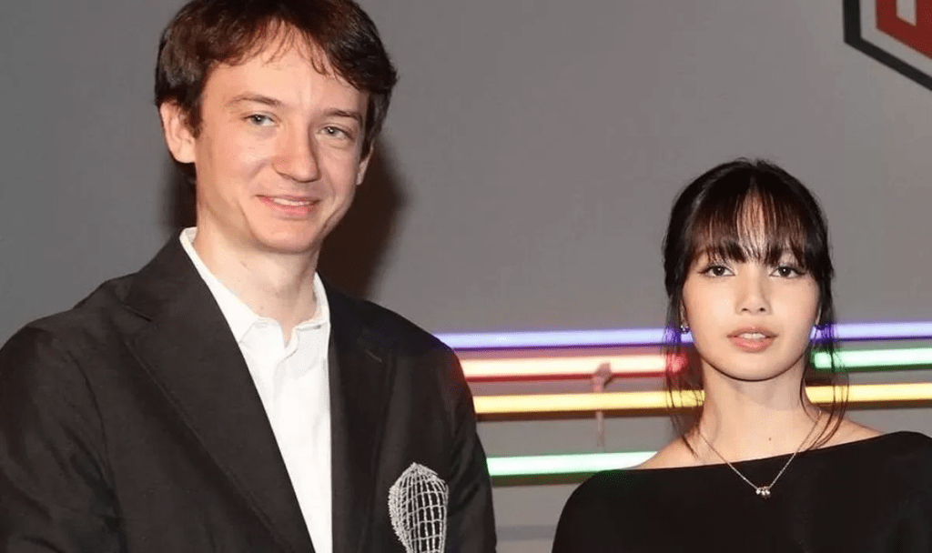 Lisa BLACKPINK Dikabarkan Putus dari Frederic Arnault, Vanity Fair Ungkap Tanda-Tandanya