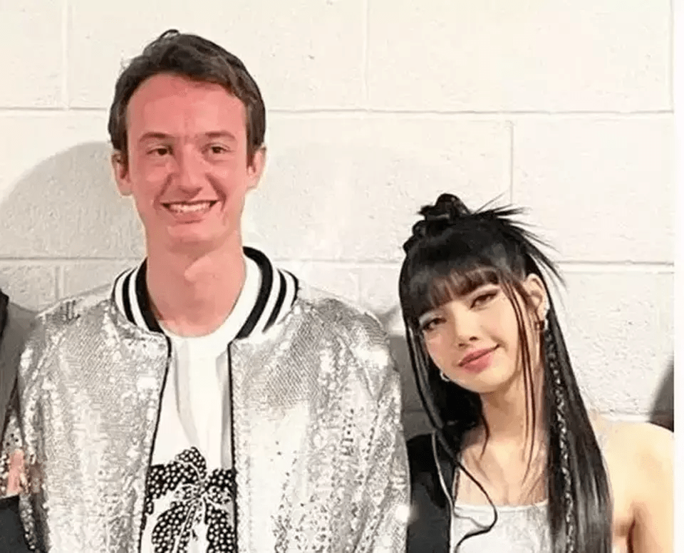 Lisa BLACKPINK Dikabarkan Putus dari Frederic Arnault, Vanity Fair Ungkap Tanda-Tandanya